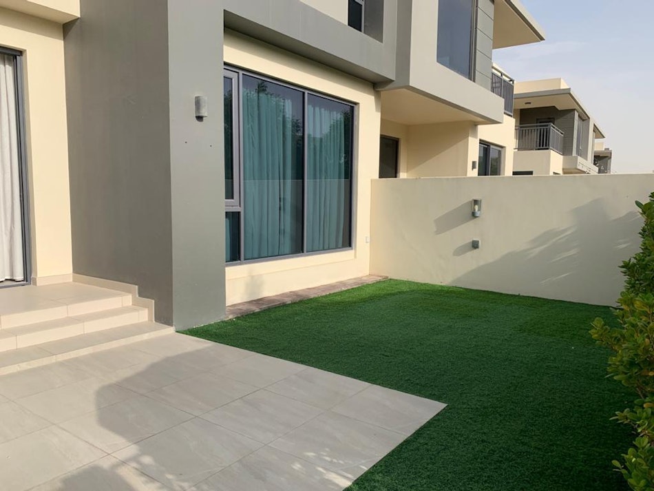 Single Row | Close to Pool | Landscaped
