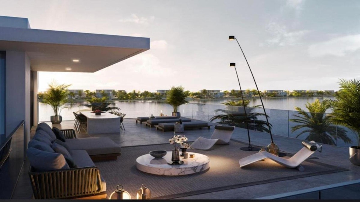Motivated Seller | 6 bedroom Villa on the Lagoons