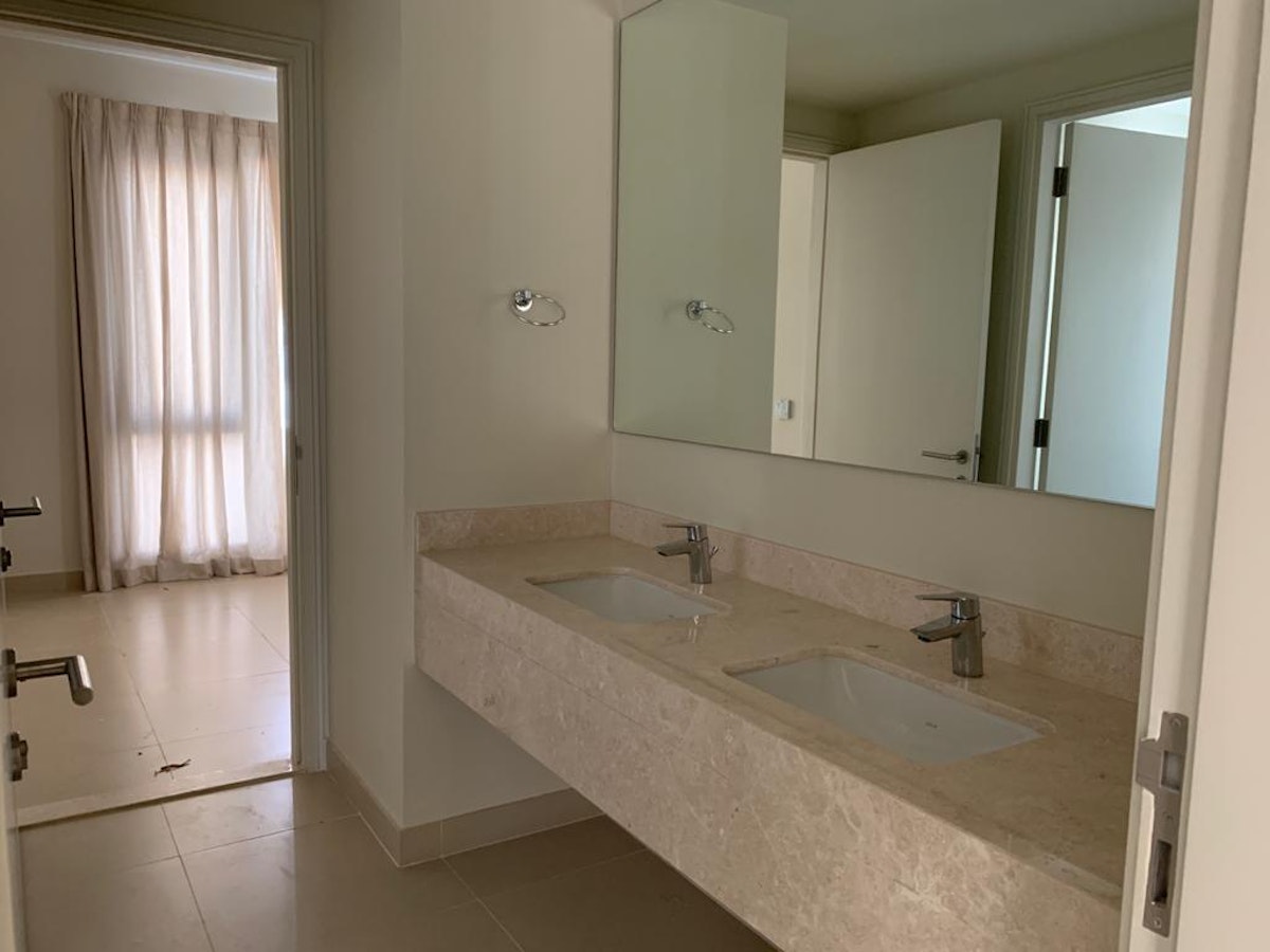 Single Row | Close to Pool | Landscaped