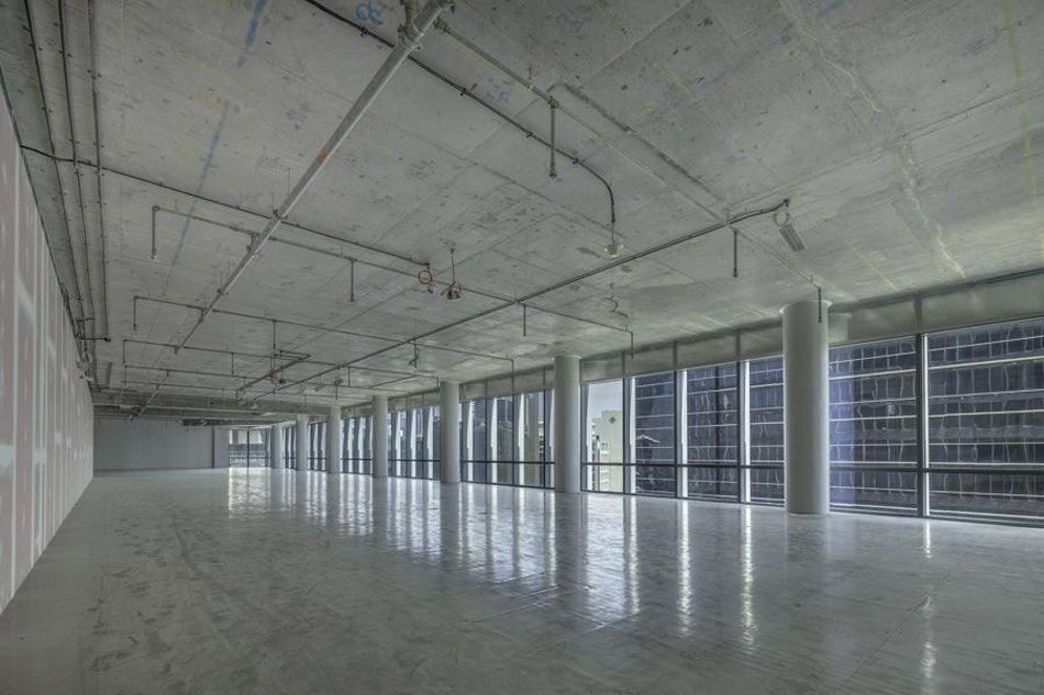 Semi-fitted office | Burj Daman | Half Floor