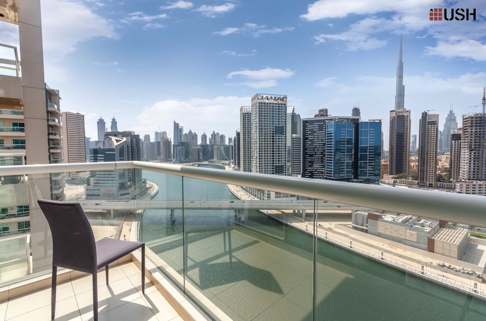 Exclusive | Bright 1 BR | Stunning Canal View