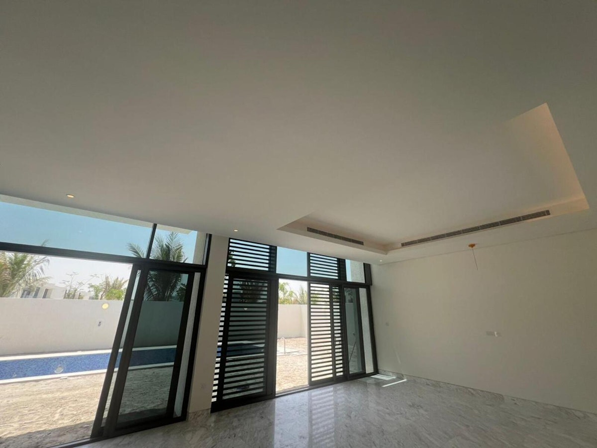 6Bed +Maids +Driver Room| On The Lagoon| Exclusive