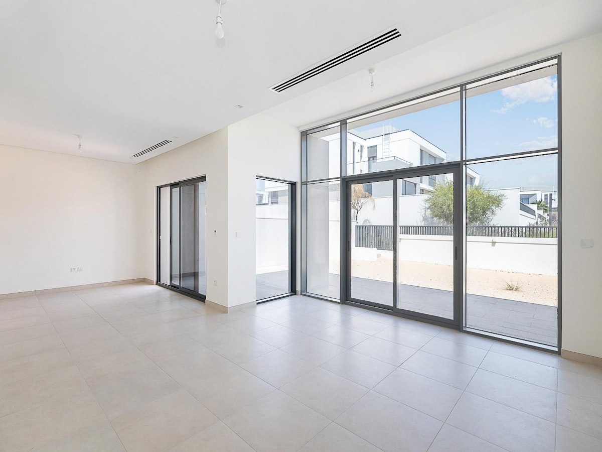 3BR | Single Row | Near Pool & Park | Murooj West