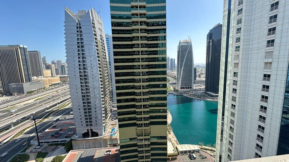 FULLY FURNISHED | 1 BED | LAKE VIEW | SPACIOUS