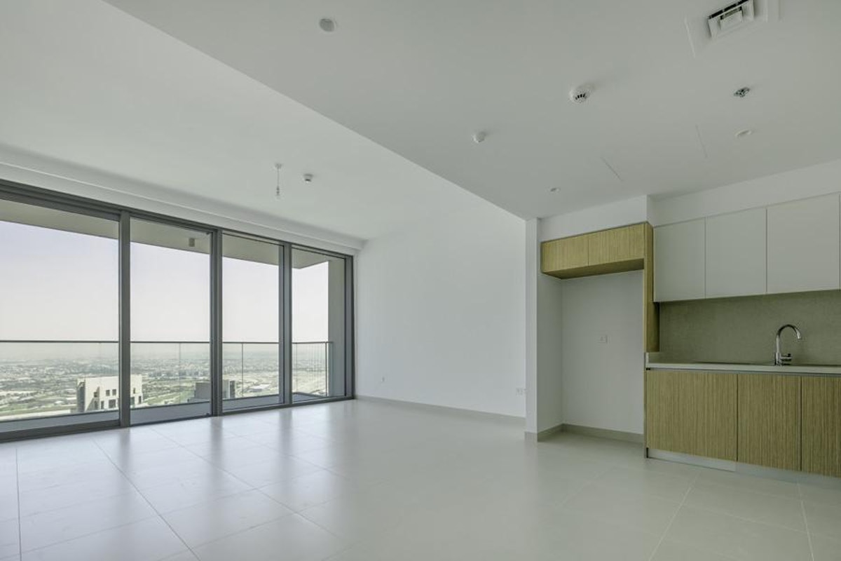 High Floor | Exclusive | Spacious | Ready To Move
