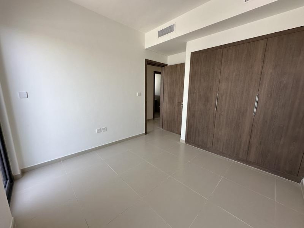 Single Row|Close to Pool & Park|Keys in Hand