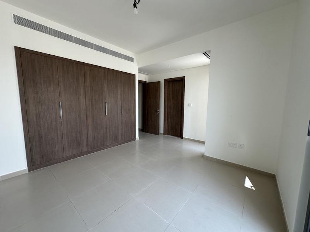 Single Row|Close to Pool & Park|Keys in Hand