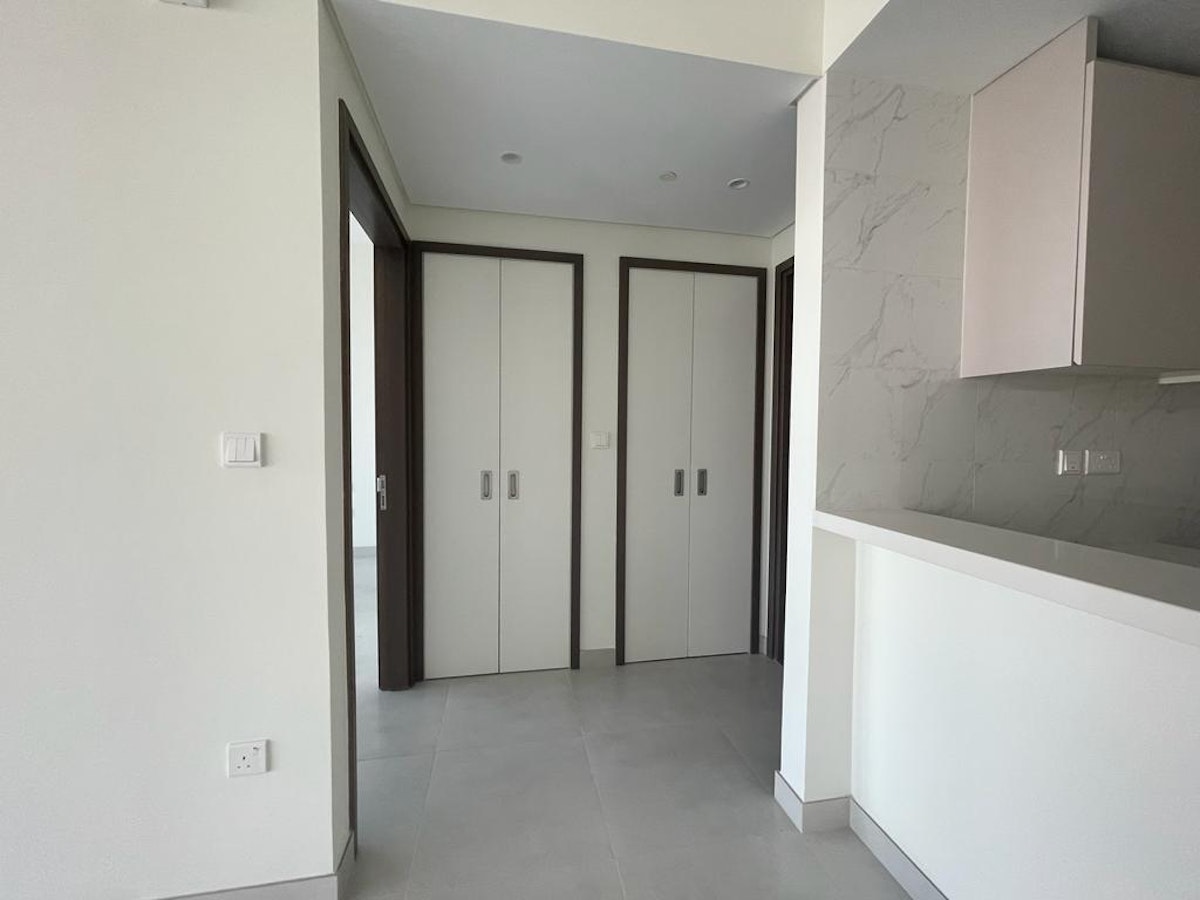 MID FLOOR | DBAI FRAME VIEW | VACANT | VIEW TODAY