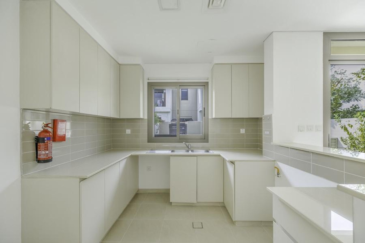 Zahra TH| 3 + M| Type 1| Close to Park & Pool