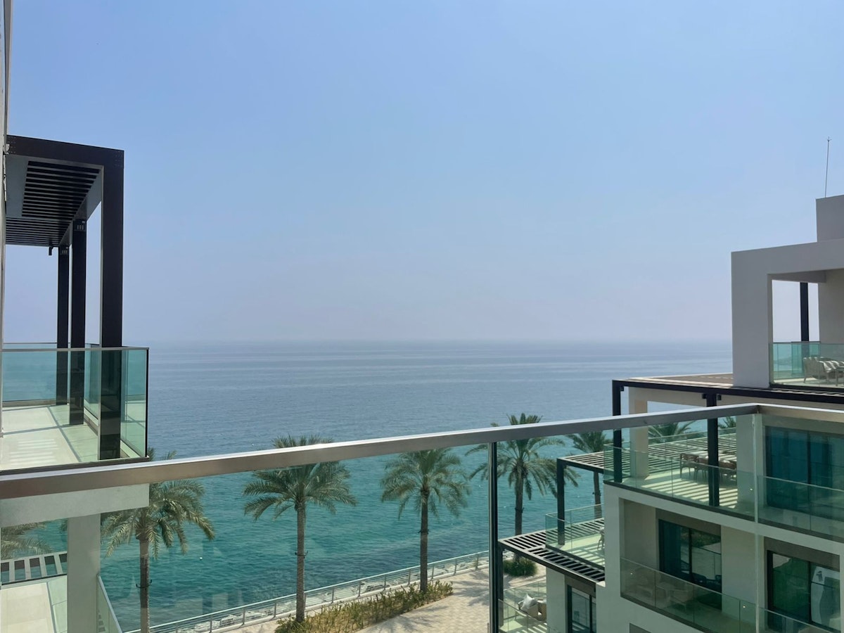 Luxurious 2 BR | Fully Serviced with Sea View