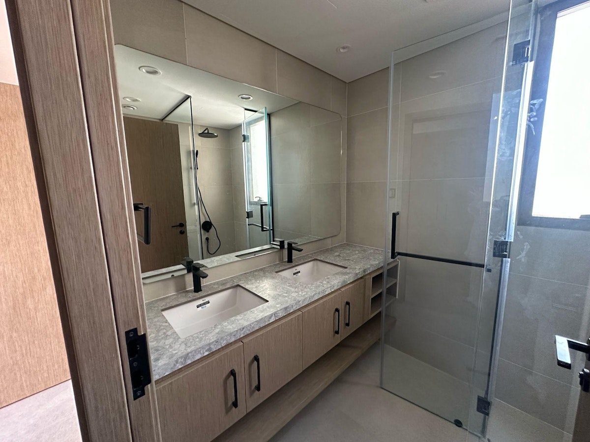 Single Row | Move-in ready | Brand new | Spacious