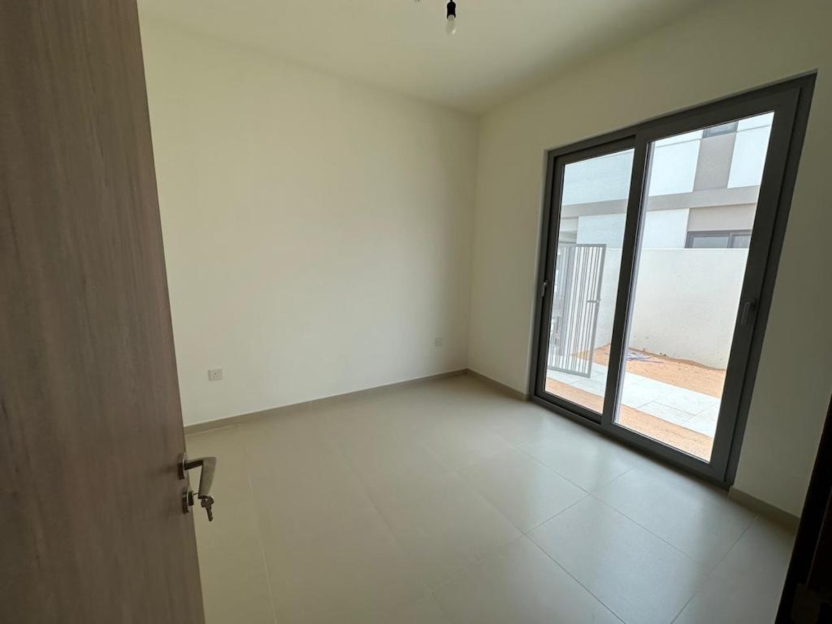 Vacant | View Today | Brand New  Spacious Unit