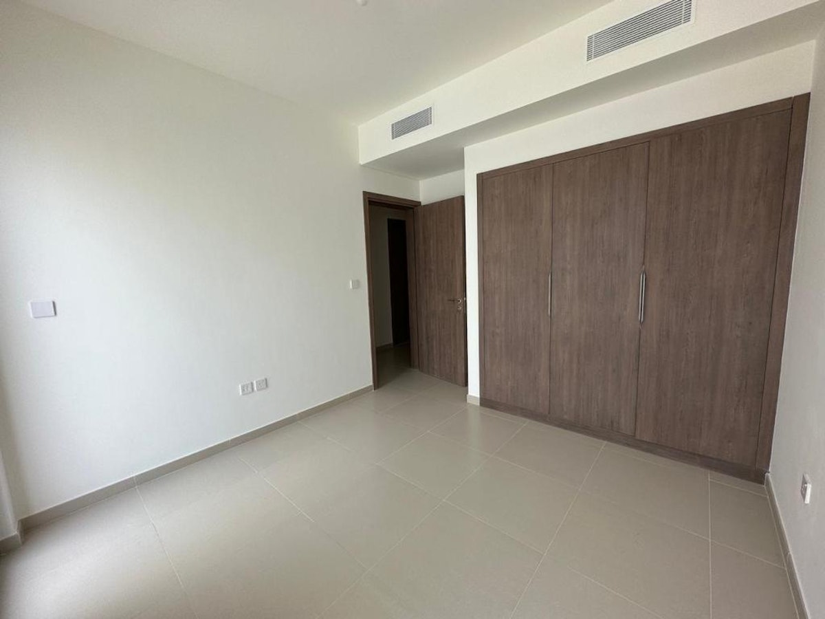 Vacant | View Today | Brand New  Spacious Unit