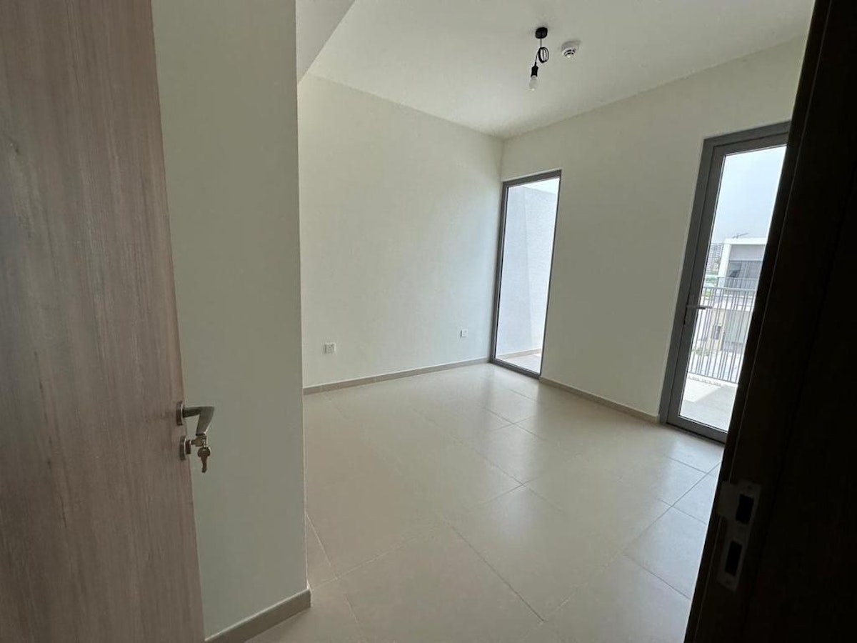 Vacant | View Today | Brand New  Spacious Unit