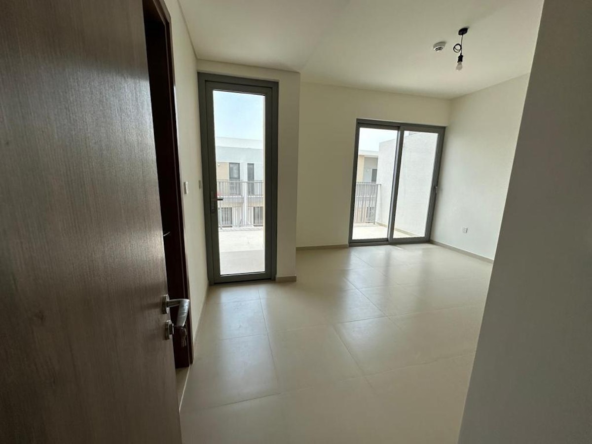Vacant | View Today | Brand New  Spacious Unit