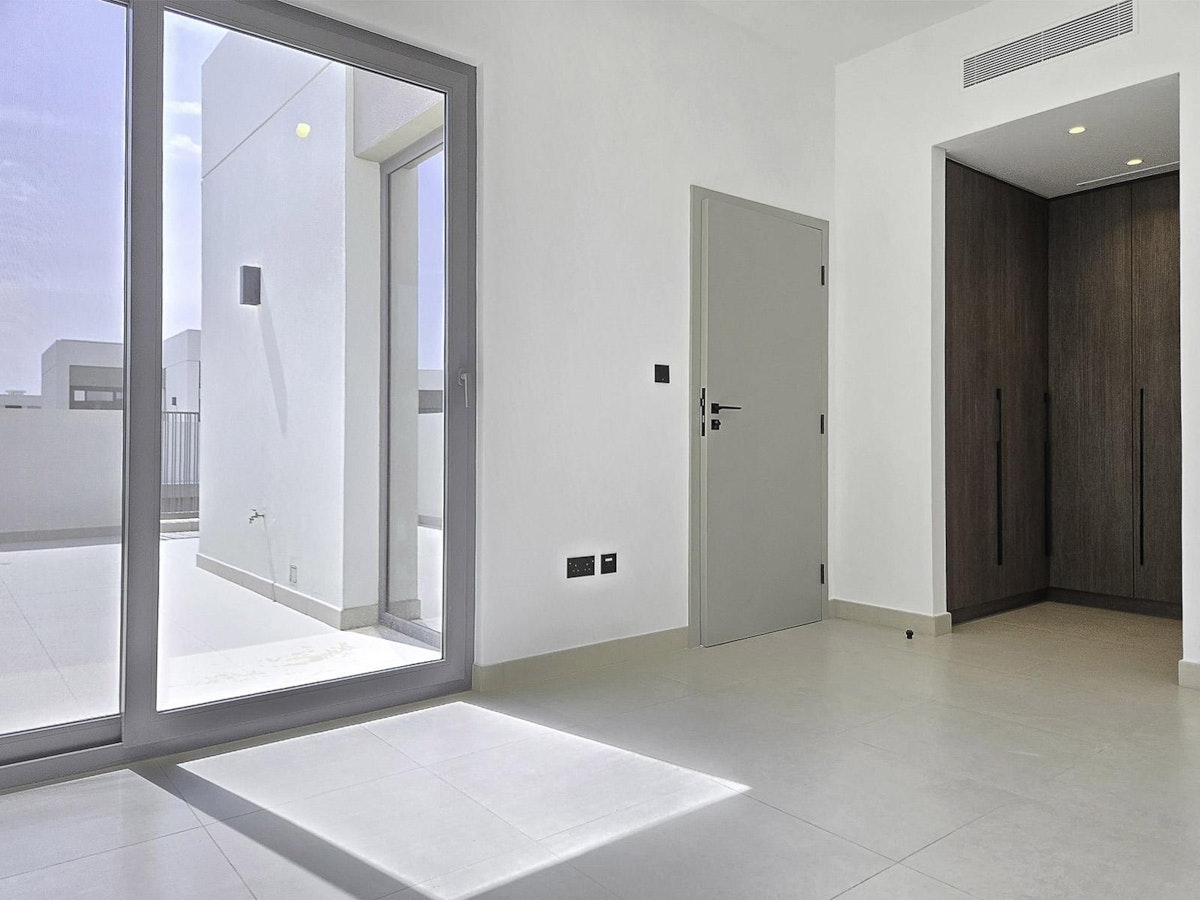 Brand New| Key In Hand | Closed Kitchen Single Row
