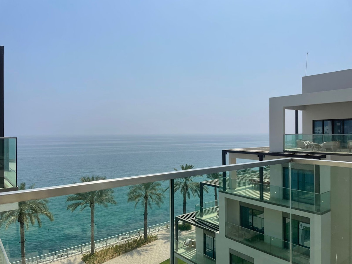 Luxurious 2 BR | Fully Serviced with Sea View