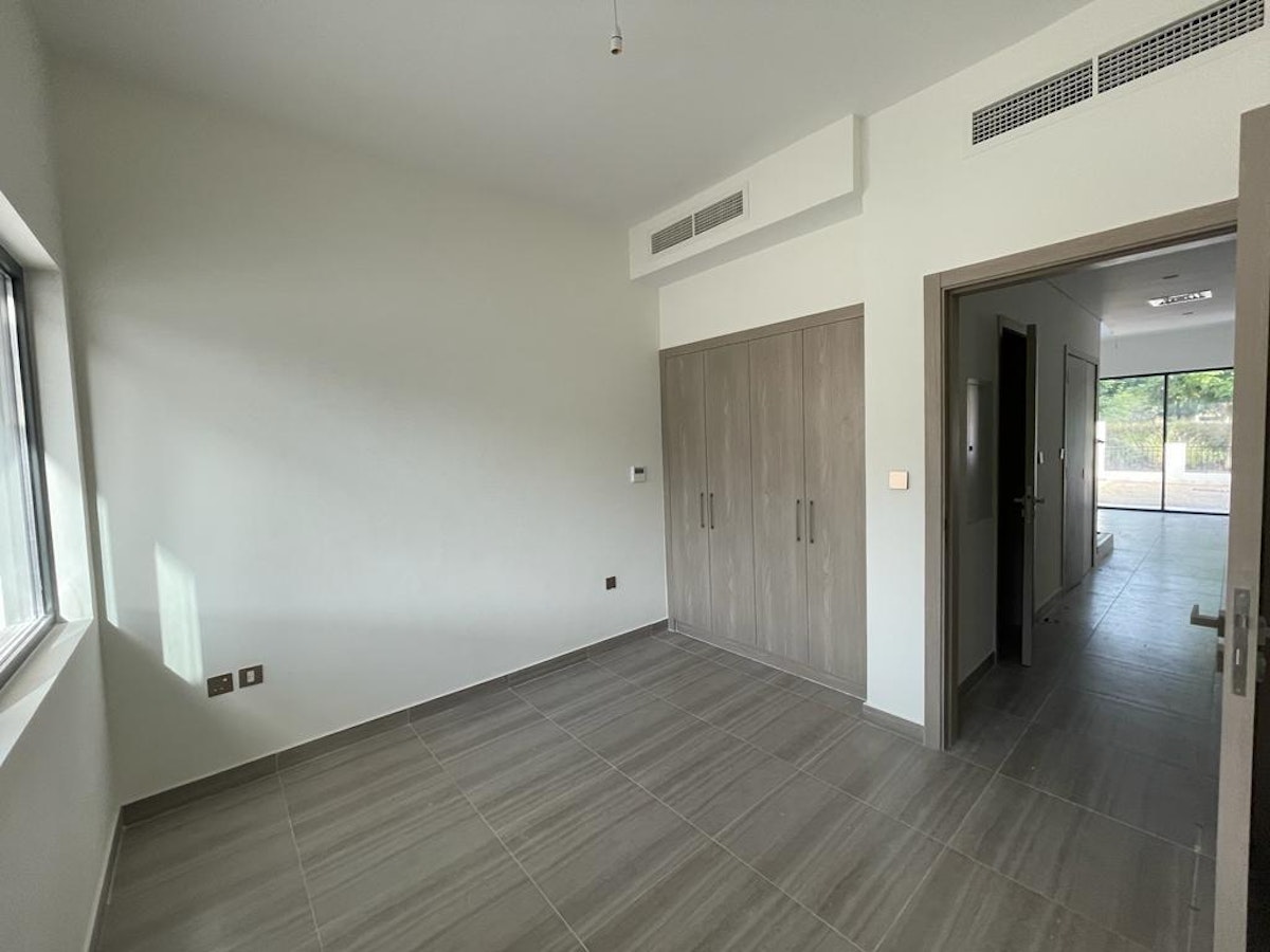 Brand New | Just Handed over | Facing the Park
