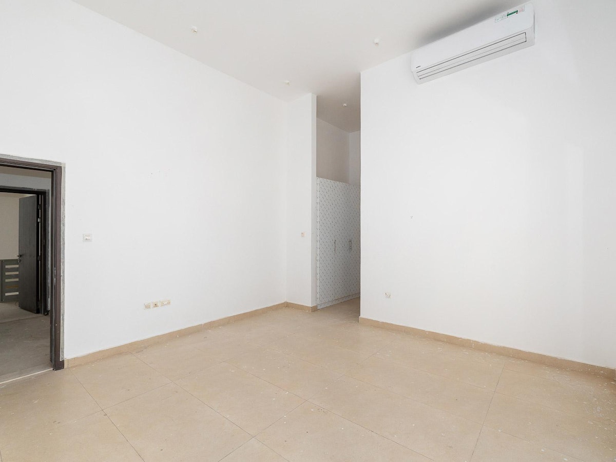 Brand New | Ready To Move In | Well Maintained
