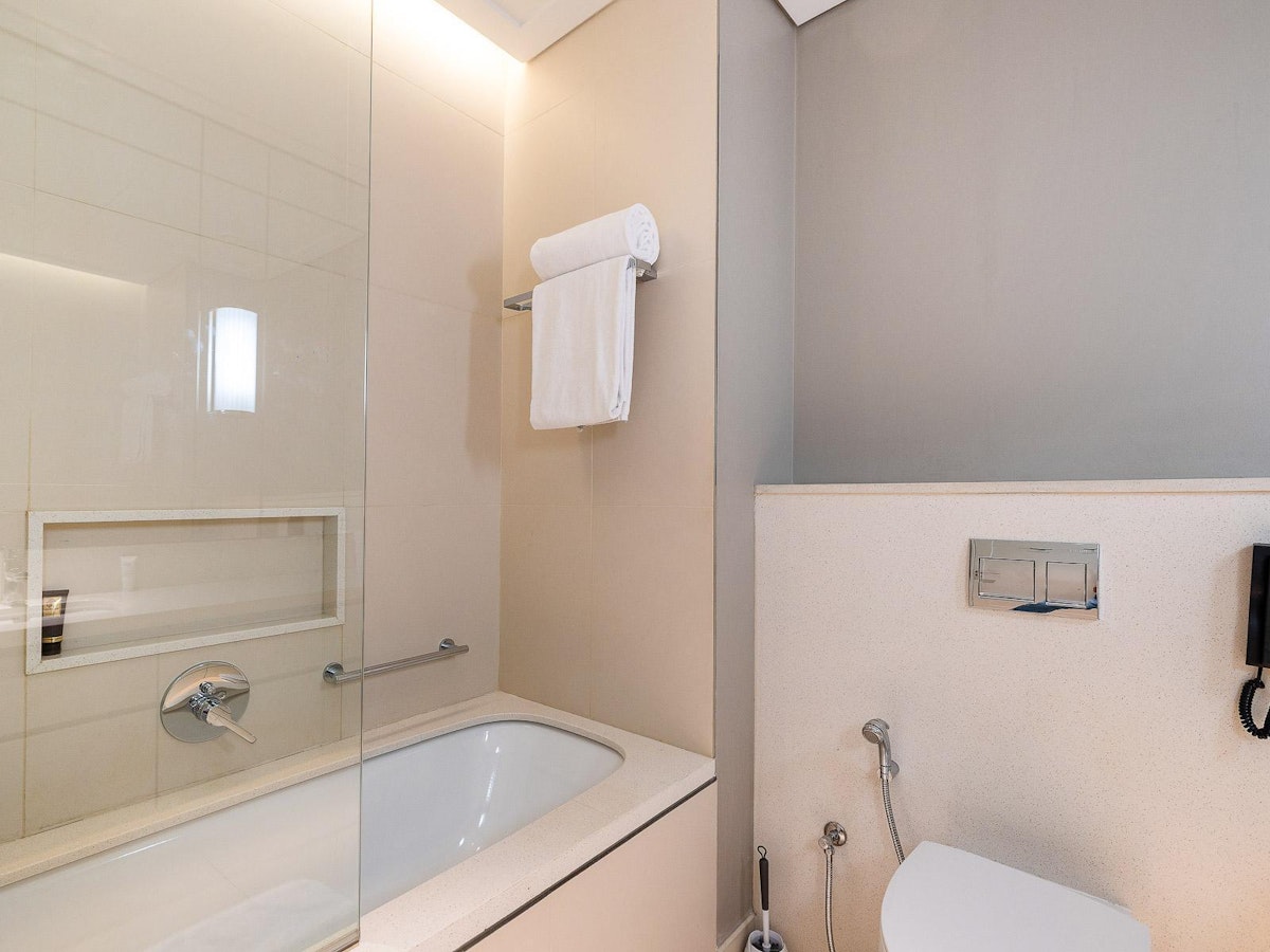 Furnished Apartment | Luxury 1-Bedroom | Vacant