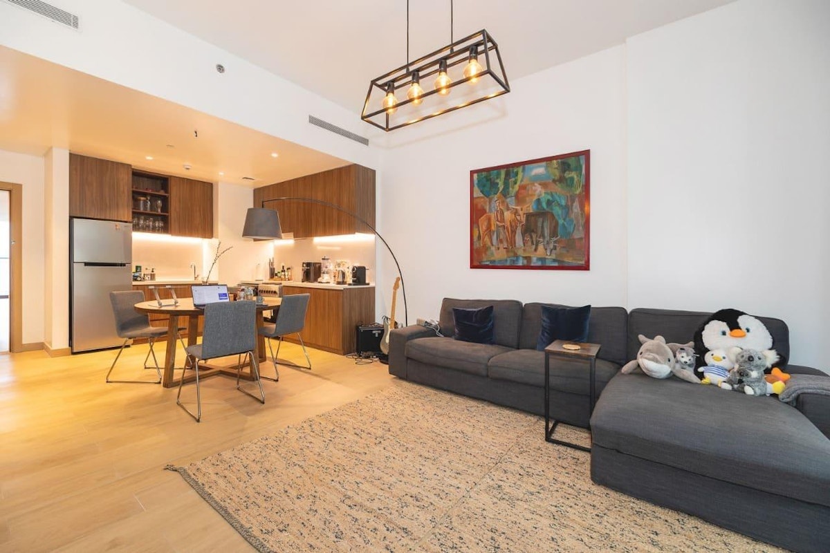 Modern | Fully Furnished | Facing The Community