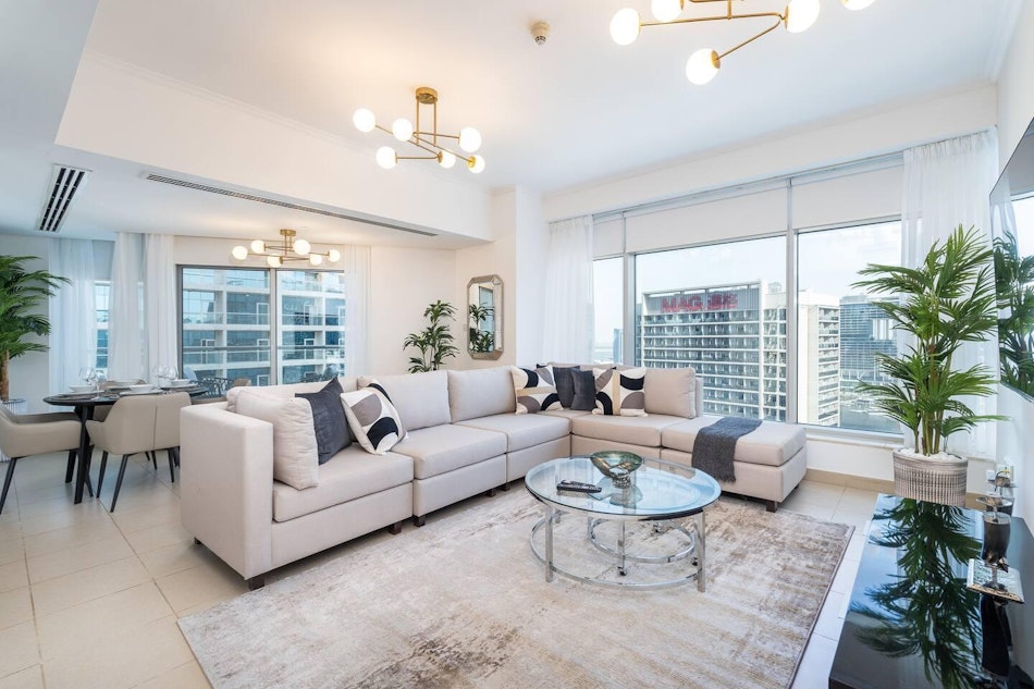 Fully Furnished | 1BR | with Partial Downtown View
