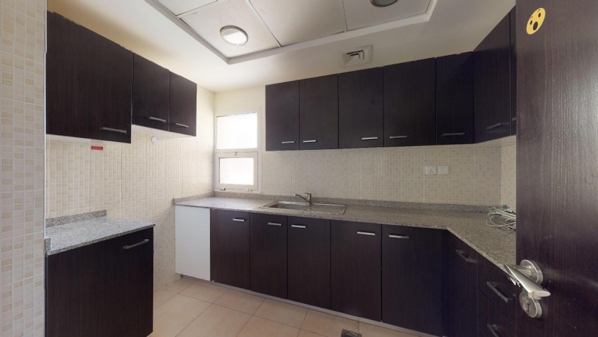 Stunning 1Bedroom Great Location|Closed Kitchen