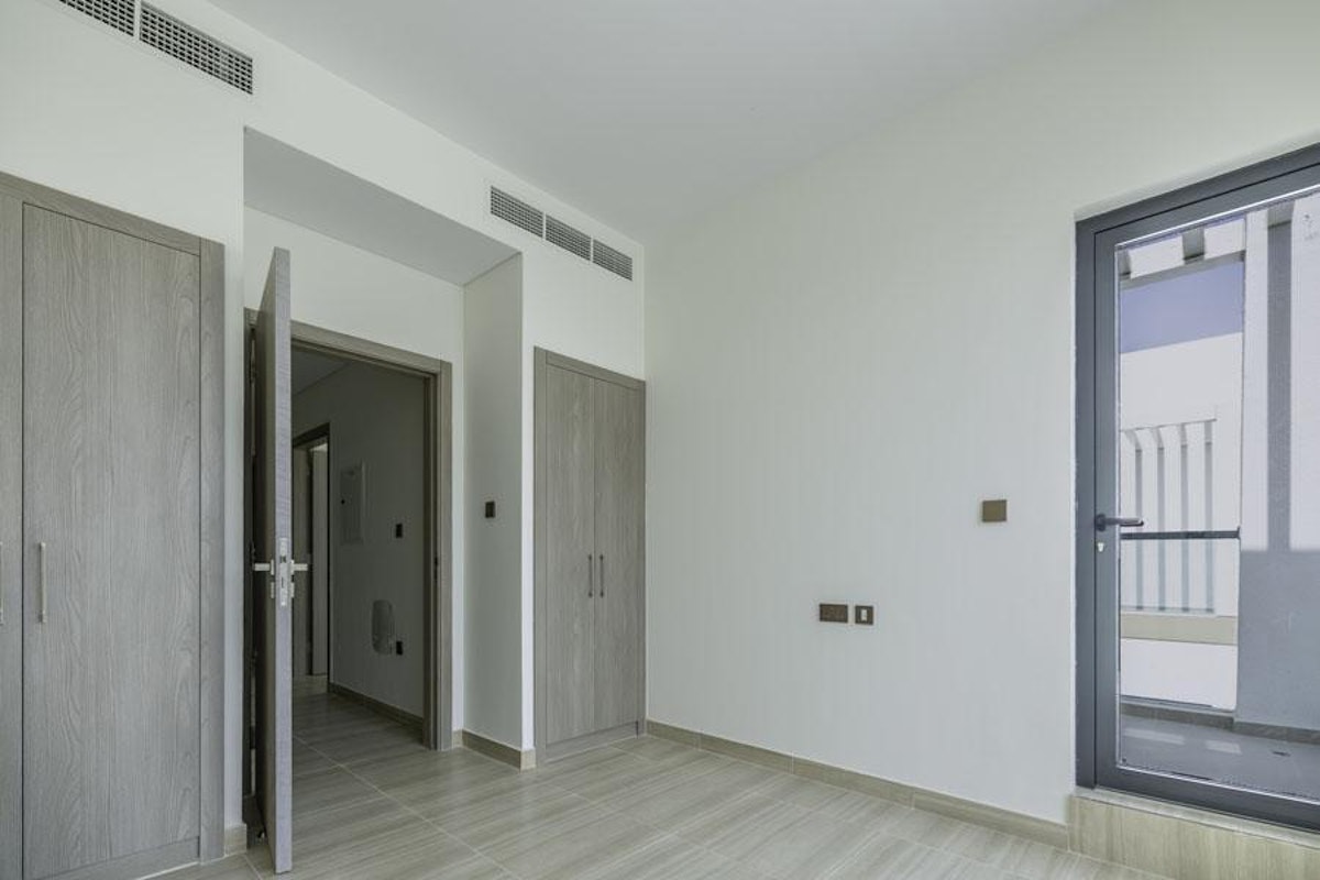 Ready to Move In | Corner Unit | Single Row