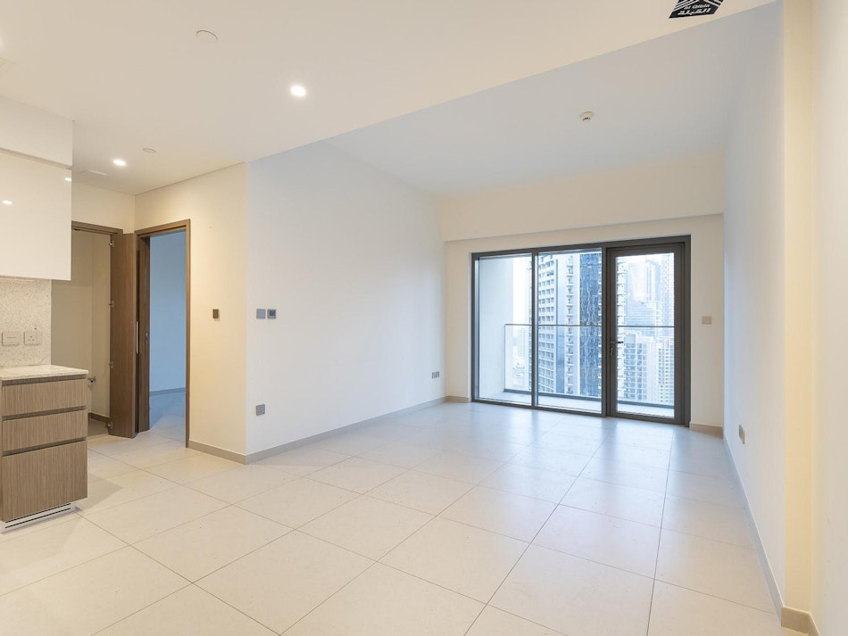 Luxury 1BR Burj Royale | High Floor | Chiller Free