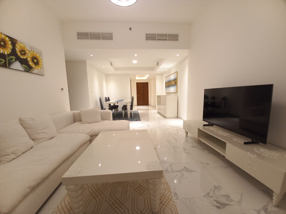 Fully Furnished | Luxury 1BR Apt | Canal View
