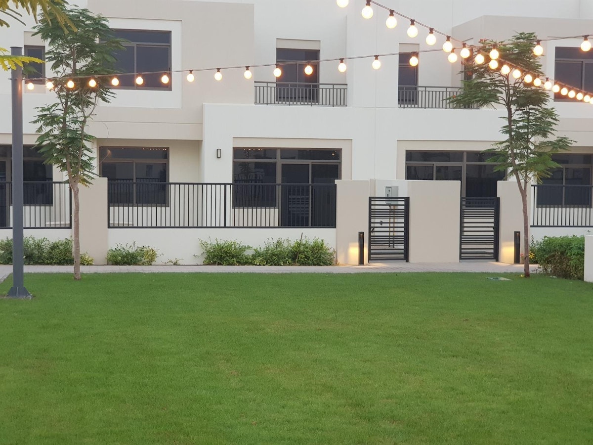 Vacant| Close to Park and Gym| Corner| Landscaped
