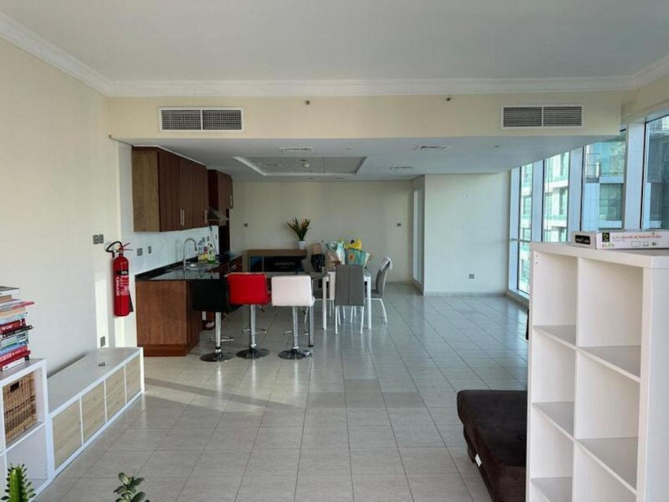 Spacious | Lake view | Well Maintained