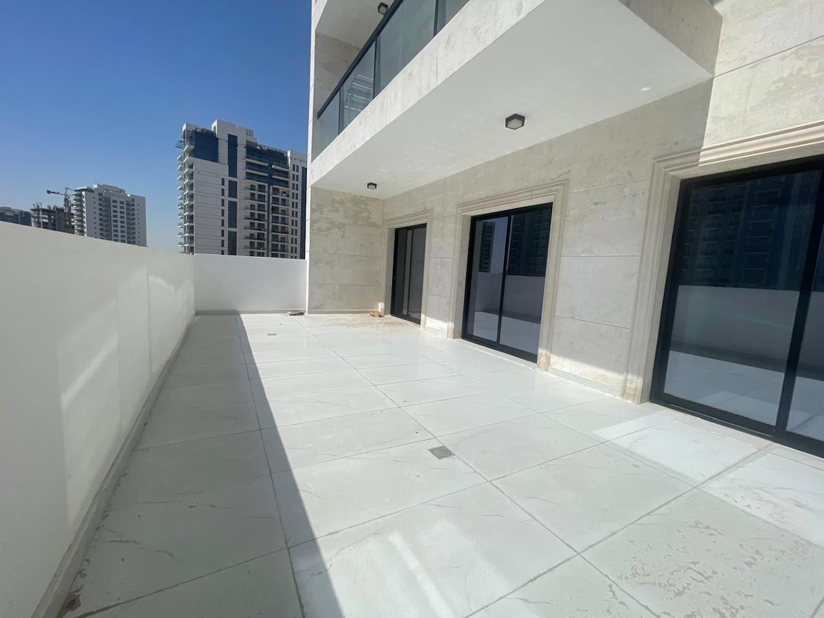 Huge Layout | Close to Metro | Ready to move in