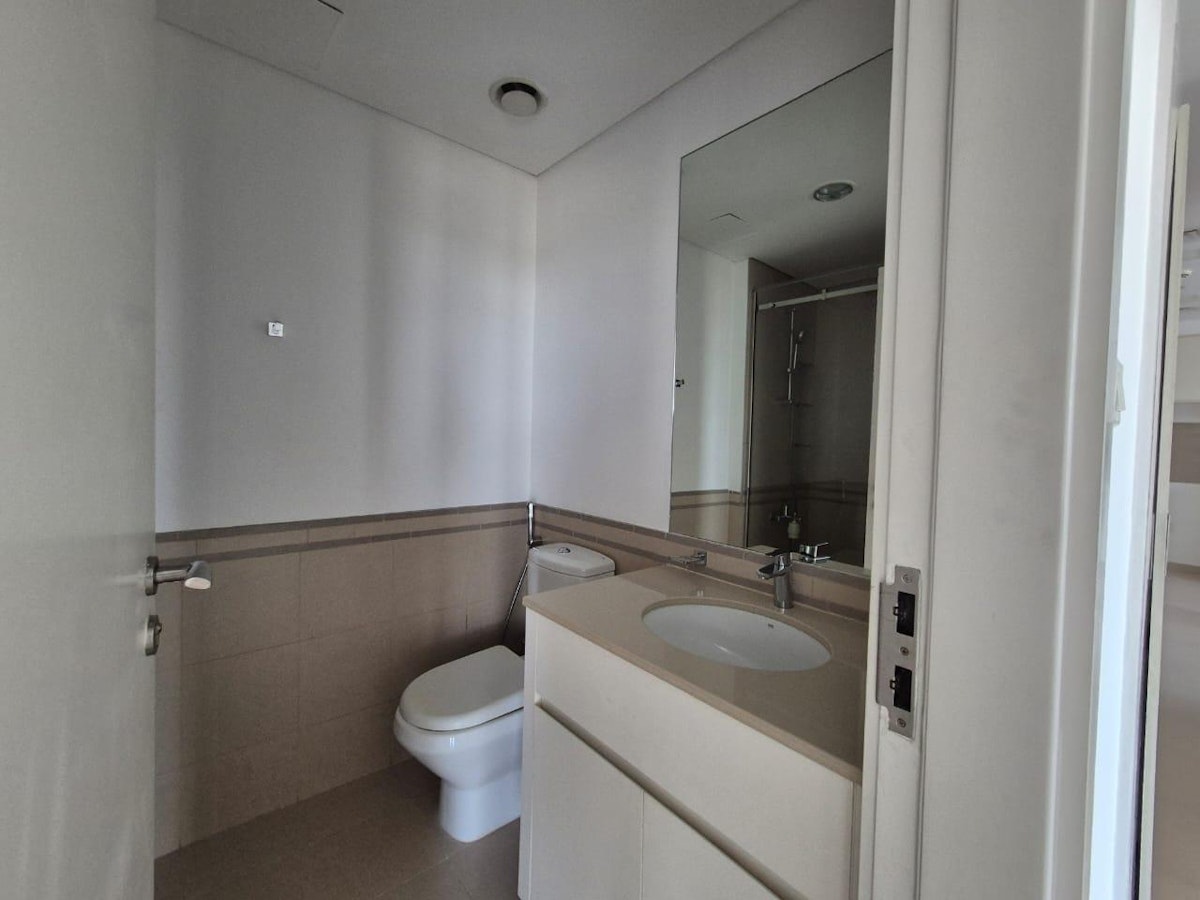 2 BR | Open View | Vacant | Well Maintained Unit