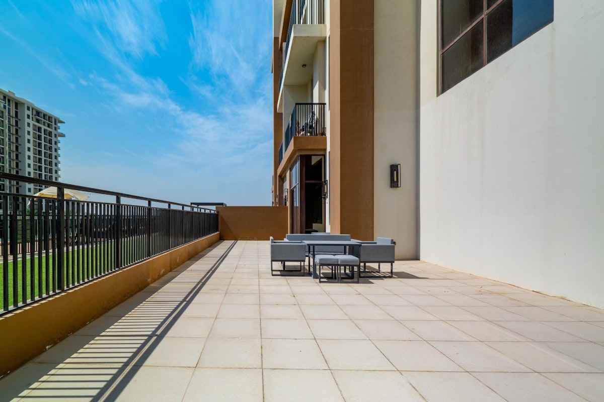 Furnished 2 Bed |Both Ensuite | Podium| Pool View