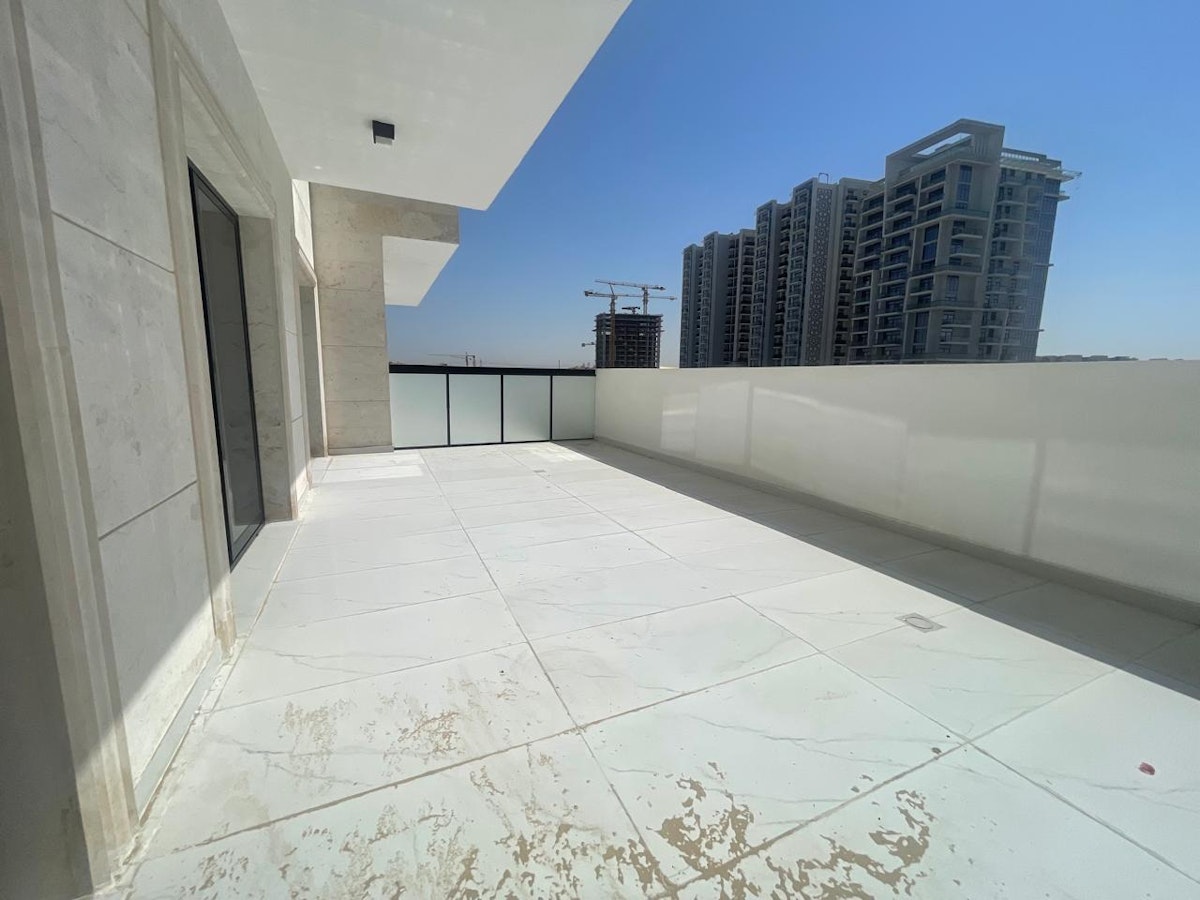 Huge Layout | Close to Metro | Ready to move in