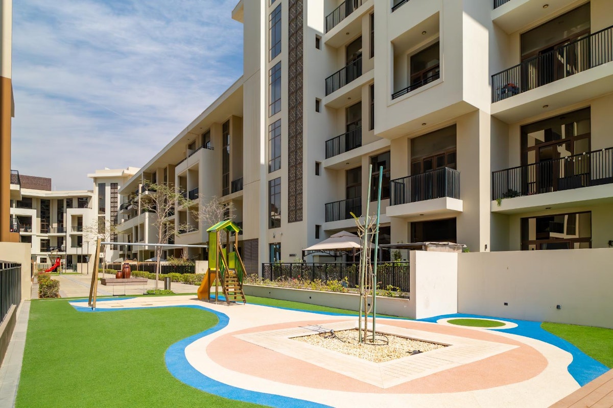 Furnished 2 Bed |Both Ensuite | Podium| Pool View