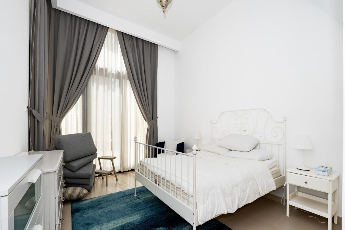 Furnished 2 Bed |Both Ensuite | Podium| Pool View