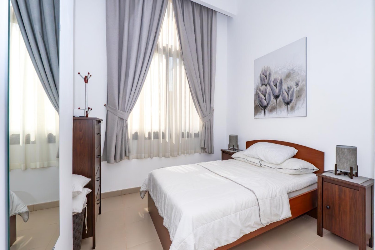 Furnished 2 Bed |Both Ensuite | Podium| Pool View
