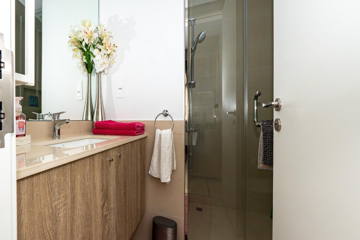 Furnished 2 Bed |Both Ensuite | Podium| Pool View