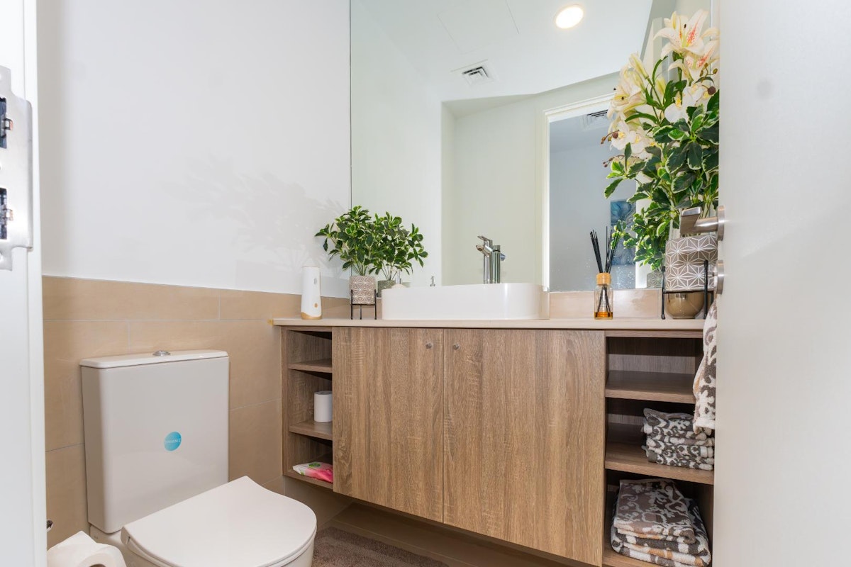 Furnished 2 Bed |Both Ensuite | Podium| Pool View