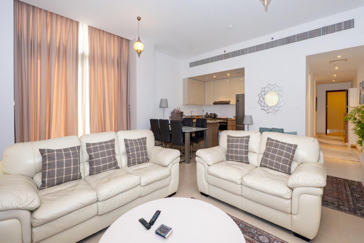 Furnished 2 Bed |Both Ensuite | Podium| Pool View