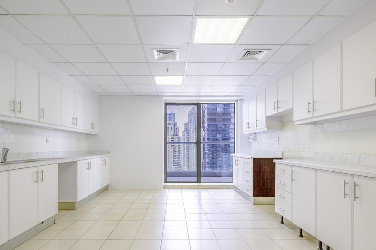 Spacious 3 Bed+M| Stunning Views| Ensuite Bedrooms