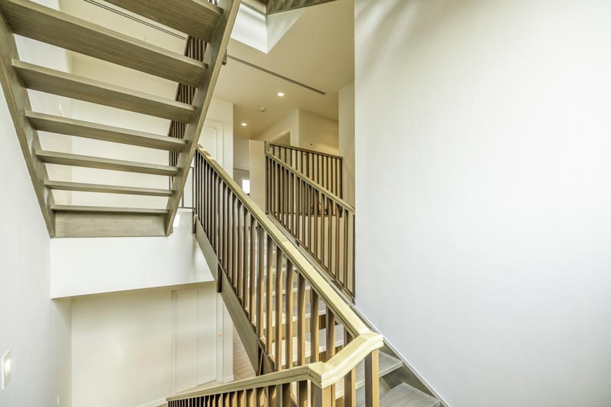 Large Balcony | Extreme Sea View | Spacious