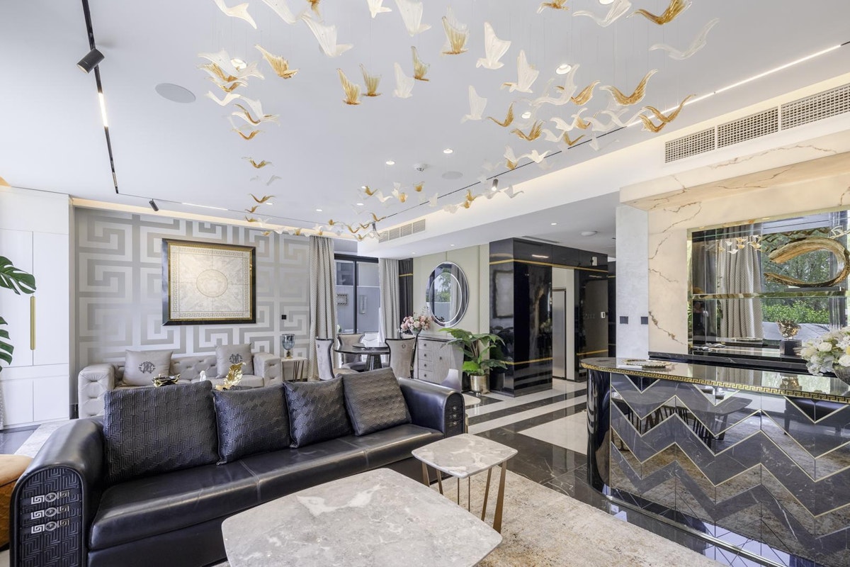Luxury Living |Fully Furnished |On the Golf Course