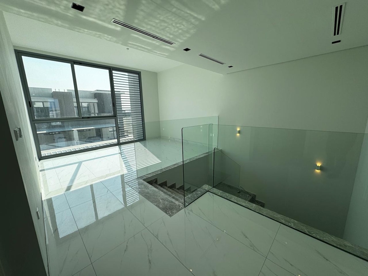 Available | Close to Metro | View Today