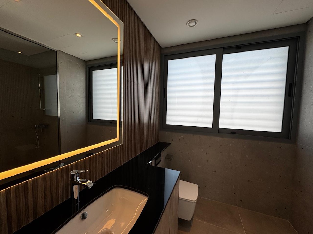Available | Close to Metro | View Today