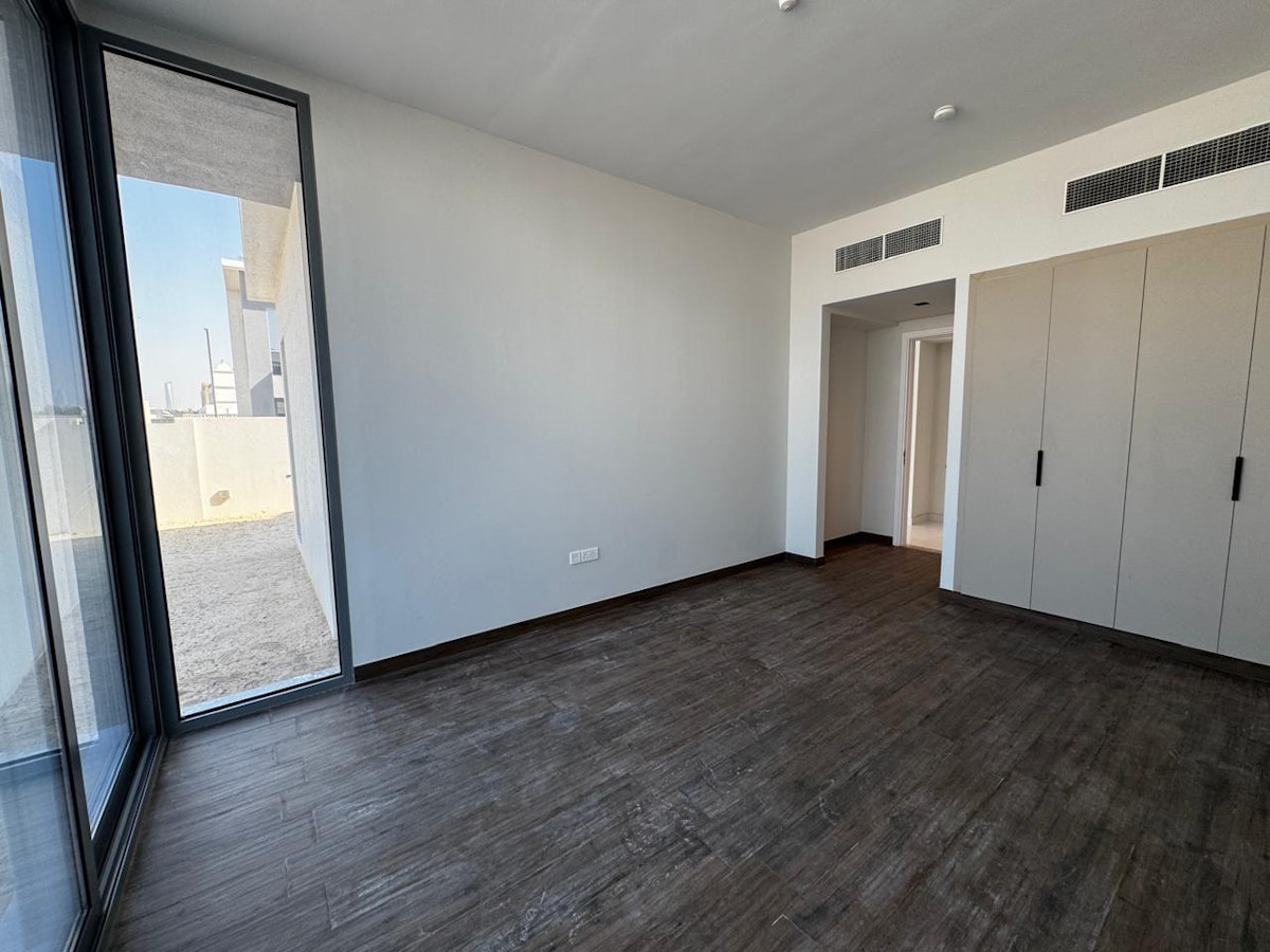 Available | Close to Metro | View Today