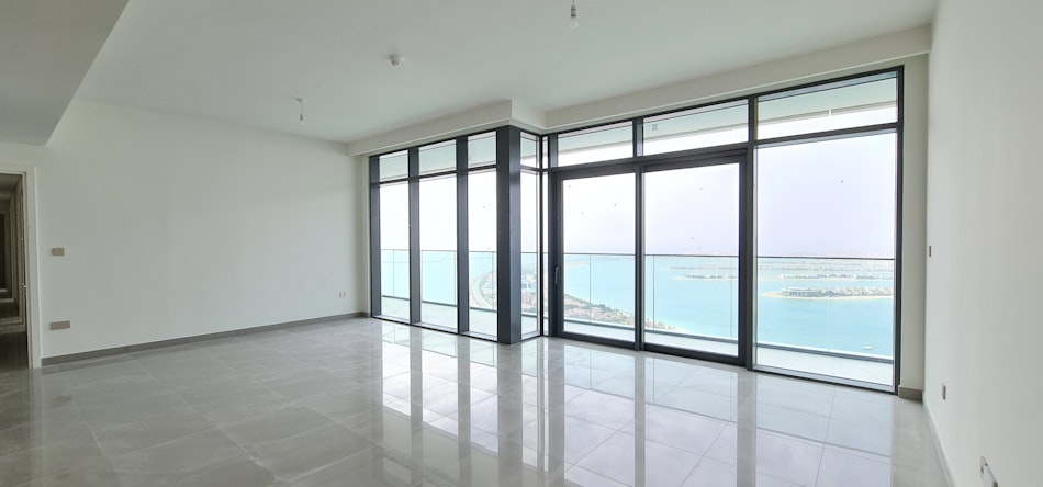 One Of Its Kind 4BR Skyline view of Palm Jumeirah