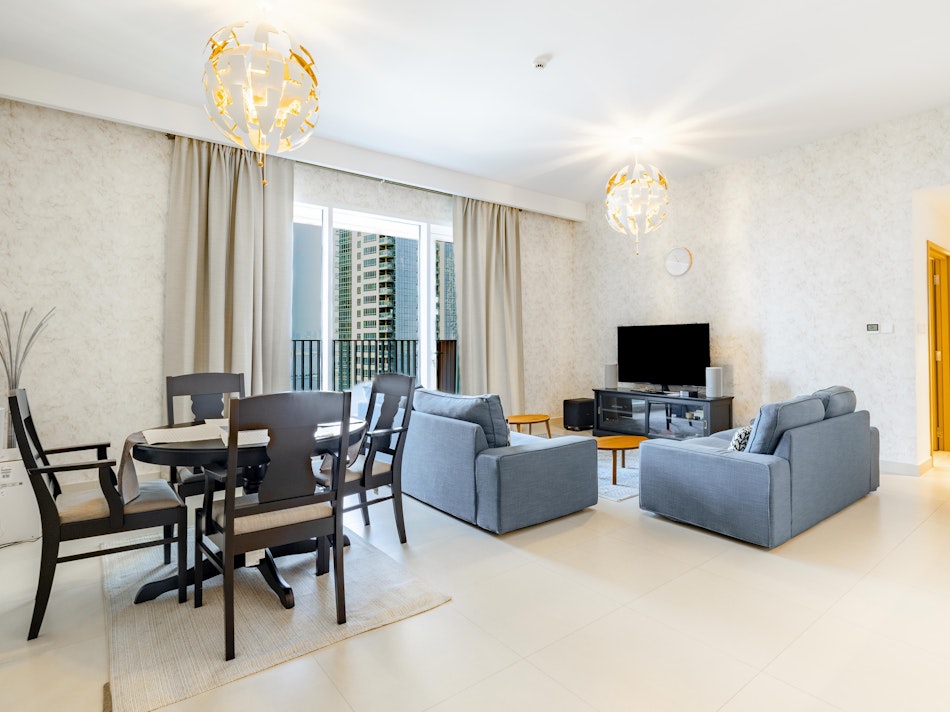 Furnished 3 Bed + M| Creek and Downtown Views